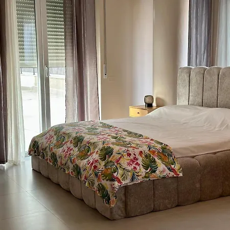Apartment Lady Sunshine B&b- Center Tirana